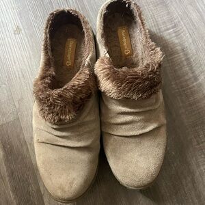 BareTraps Women's Brown Suede Slippers